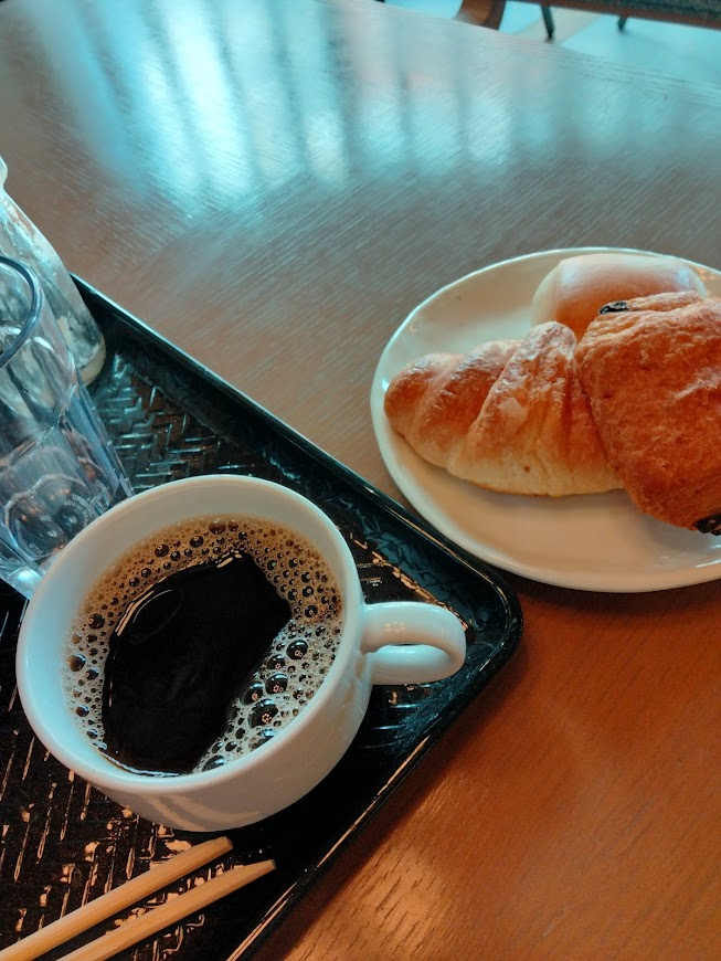 コーヒーとパン
